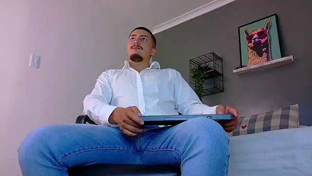 MrFox   online show from 03/11/26, 07:31