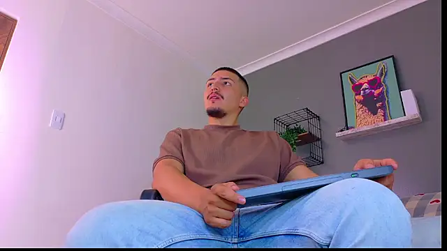 MrFox   online show from 04/06/26, 08:54