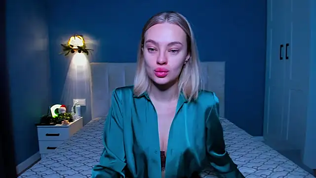 Snapshot of OliviaReece chatting on 01/13/26, 07:02 OliviaReece online show from 01/13/26, 07:02