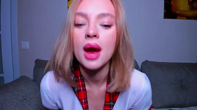 OliviaReece online show from 03/22/26, 05:33