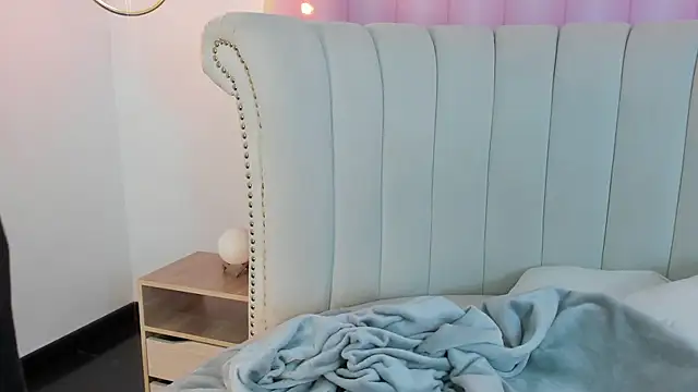 Emilia Bons online show from 02/05/26, 01:49