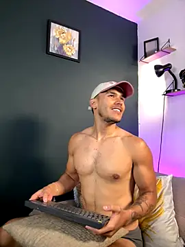 MarkSantozz online show from 10/17/25, 06:32