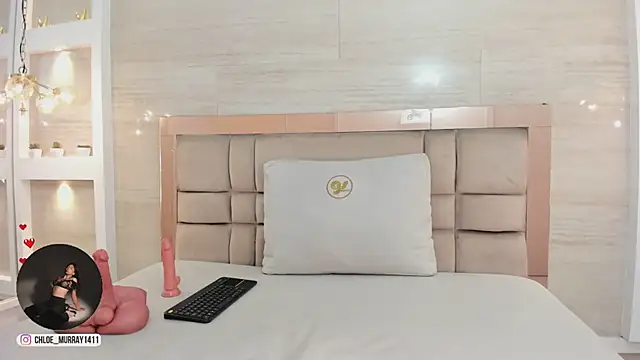 Snapshot of chloe_murray chatting on 02/25/26, 12:48 chloe murray online show from 02/25/26, 12:48