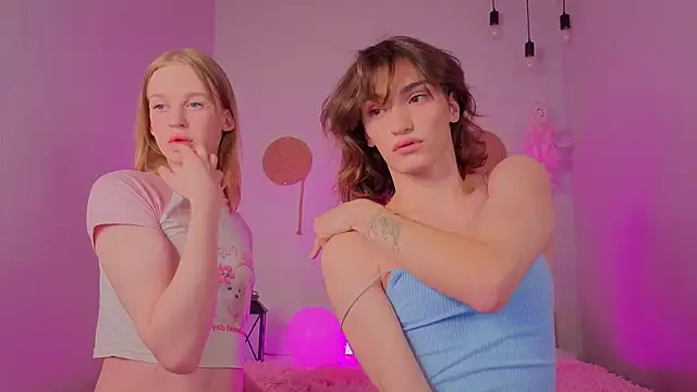 Olivia-Pink online show from 01/12/26, 11:48