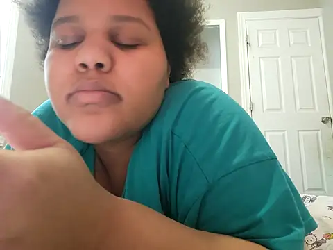 Snapshot of chocolate_bella chatting on 01/05/26, 05:27 chocolate bella online show from 01/05/26, 05:27