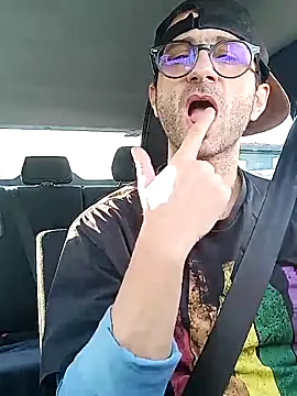 Snapshot of vasgabri chatting on 11/26/25, 12:17 vasgabri online show from 11/26/25, 12:17