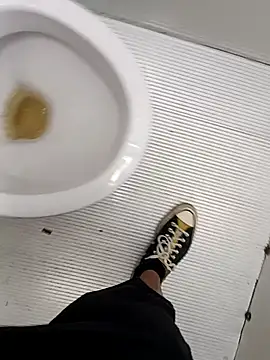 Snapshot of vasgabri chatting on 12/02/25, 11:04 vasgabri online show from 12/02/25, 11:04