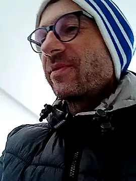 Snapshot of vasgabri chatting on 01/14/26, 11:16 vasgabri online show from 01/14/26, 11:16