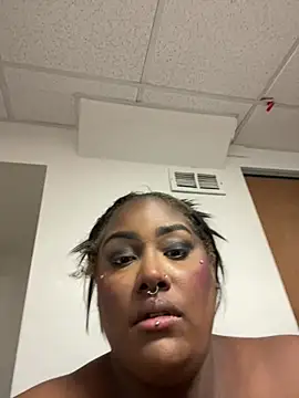 Cocomamii1 online show from 01/13/26, 11:43