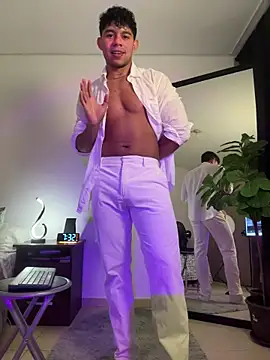 austin spears  online show from 01/16/26, 01:31