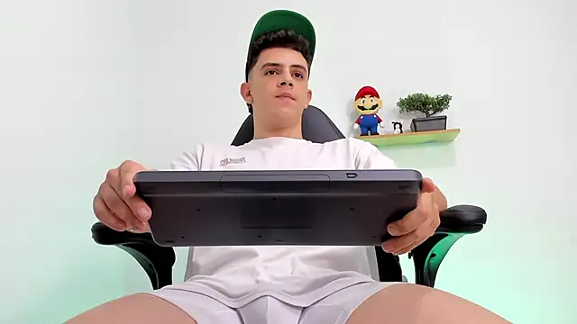 Mikecooper online show from 11/05/25, 03:06