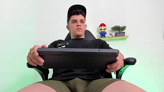 Mikecooper online show from 11/06/25, 02:01