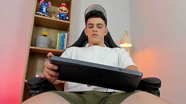 Mikecooper online show from 03/19/26, 04:38