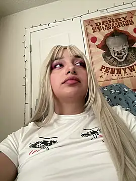 CharmingMaddie online show from 04/14/26, 04:46