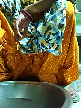 Love-pari077 online show from 10/08/25, 01:20