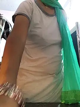 Love-pari077 online show from 10/23/25, 11:57