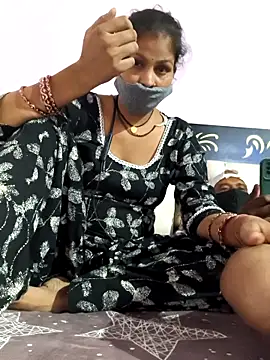 Love-pari077 online show from 10/26/25, 03:18