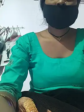 Love-pari077 online show from 11/30/25, 03:38