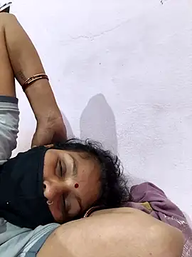 Love-pari077 online show from 01/06/26, 12:36