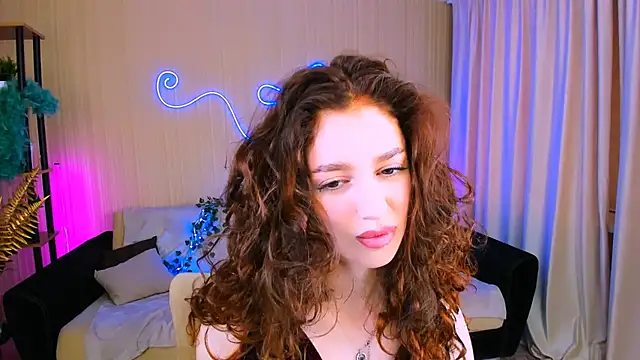 Snapshot of ChristinaConteeree chatting on 10/02/25, 01:18 ChristinaConteeree online show from 10/02/25, 01:18