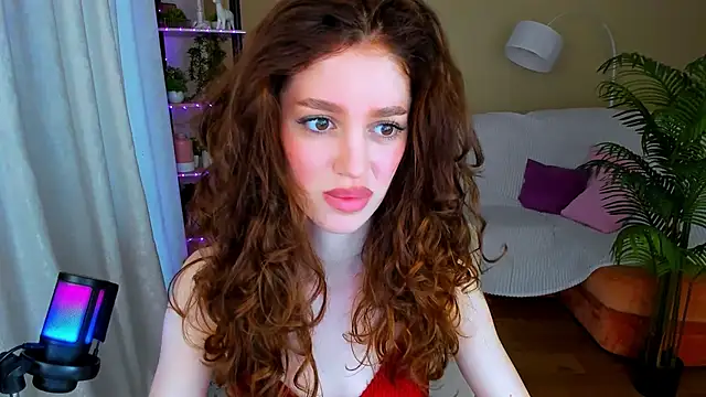 Snapshot of ChristinaConteeree chatting on 10/07/25, 01:19 ChristinaConteeree online show from 10/07/25, 01:19