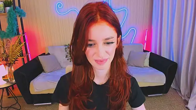 Snapshot of ChristinaConteeree chatting on 10/13/25, 08:09 ChristinaConteeree online show from 10/13/25, 08:09