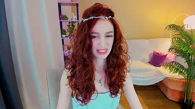 Snapshot of ChristinaConteeree chatting on 10/16/25, 01:56 ChristinaConteeree online show from 10/16/25, 01:56
