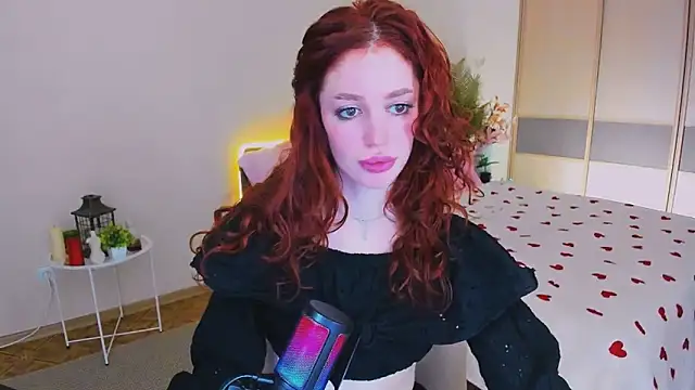 ChristinaConteeree online show from 05/09/26, 11:48