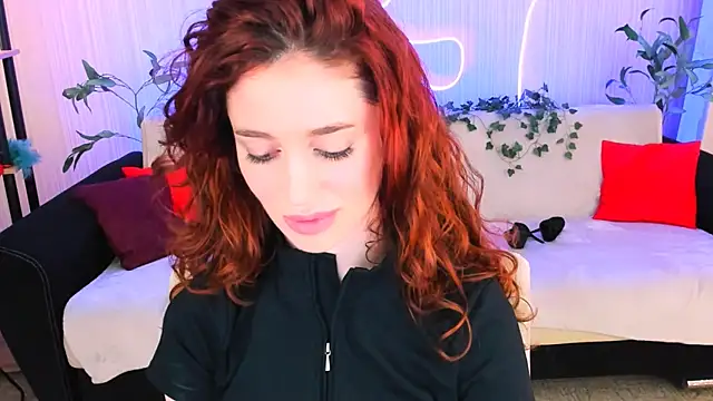 ChristinaConteeree online show from 05/31/26, 06:09