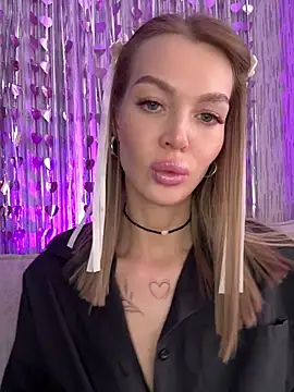 Snapshot of miss_veroNika chatting on 02/12/26, 04:40 miss veroNika online show from 02/12/26, 04:40