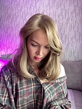 Snapshot of miss_veroNika chatting on 05/05/26, 02:41 miss veroNika online show from 05/05/26, 02:41