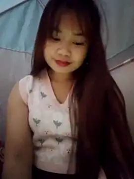 Snapshot of PhayPhay123 chatting on 12/14/25, 12:21 PhayPhay123 online show from 12/14/25, 12:21