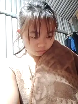 Snapshot of PhayPhay123 chatting on 12/19/25, 10:17 PhayPhay123 online show from 12/19/25, 10:17