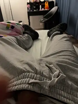 Frankieyyy1 online show from 12/04/25, 08:17