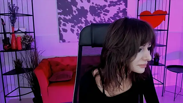 CrystallBloom online show from 10/08/25, 01:36