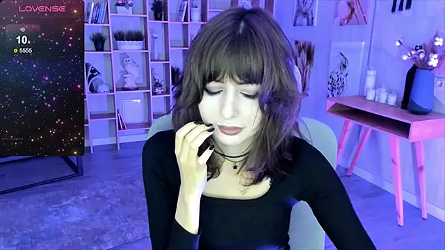 CrystallBloom online show from 10/17/25, 04:59