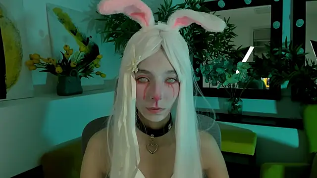 EmmanuellBrown online show from 10/31/25, 02:07