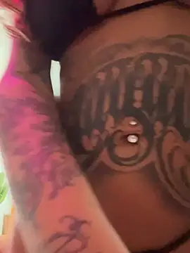 Snapshot of sereiaruiva99 chatting on 02/16/26, 09:44 sereiaruiva99 online show from 02/16/26, 09:44