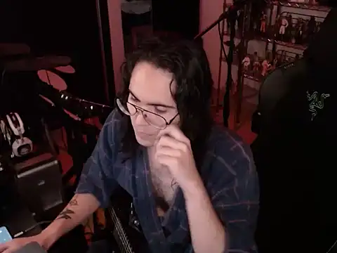 Snapshot of dorrey21 chatting on 11/08/25, 04:01 dorrey21 online show from 11/08/25, 04:01