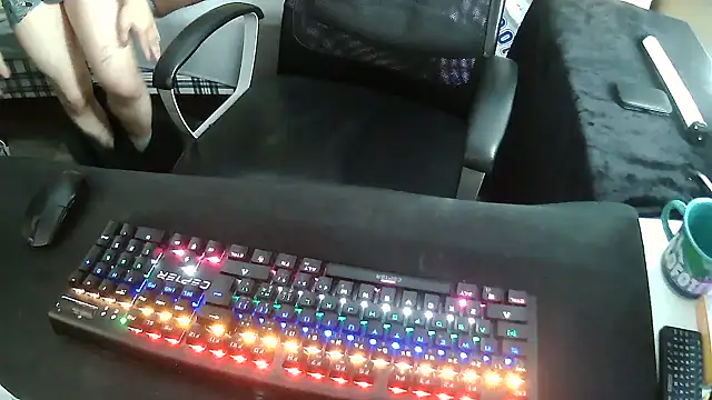 solooboy18 online show from 09/24/25, 12:41