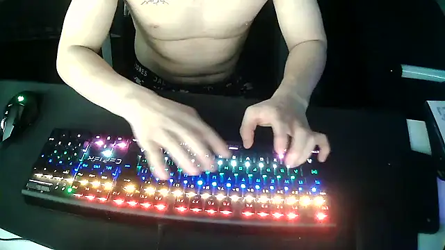 solooboy18 online show from 12/22/25, 01:41