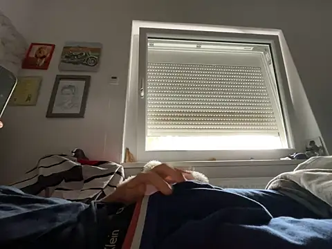 xmilolivex online show from 04/14/26, 10:32