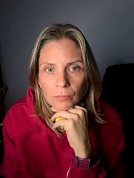 Lexi-Lux-X online show from 10/01/25, 02:39