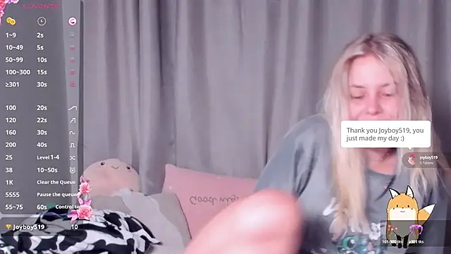 Snapshot of AngelAnty chatting on 09/14/25, 04:06 AngelAnty online show from 09/14/25, 04:06