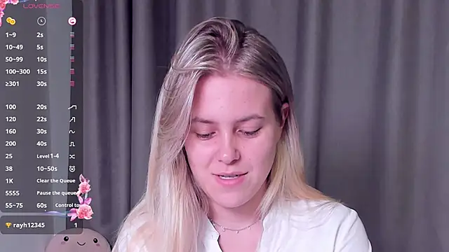 Snapshot of AngelAnty chatting on 09/22/25, 03:03 AngelAnty online show from 09/22/25, 03:03