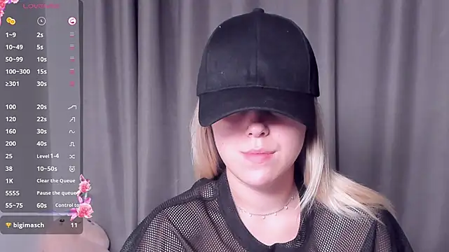 Snapshot of AngelAnty chatting on 09/29/25, 03:17 AngelAnty online show from 09/29/25, 03:17