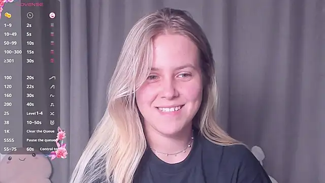 Snapshot of AngelAnty chatting on 10/06/25, 02:58 AngelAnty online show from 10/06/25, 02:58