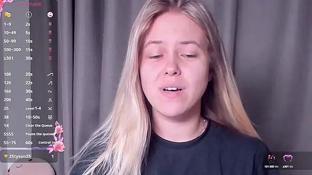 Snapshot of AngelAnty chatting on 10/12/25, 03:44 AngelAnty online show from 10/12/25, 03:44