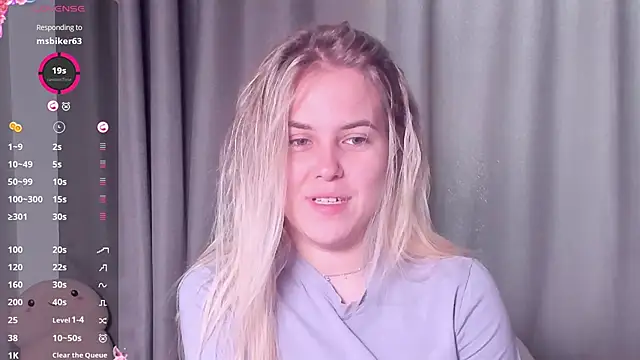 Snapshot of AngelAnty chatting on 10/19/25, 11:11 AngelAnty online show from 10/19/25, 11:11