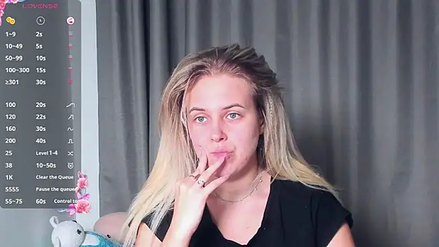 Snapshot of AngelAnty chatting on 11/03/25, 03:24 AngelAnty online show from 11/03/25, 03:24